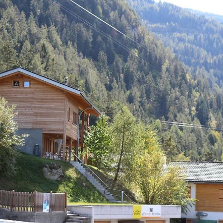 Bed and Breakfast Chalet Tzarbonire Chalais Экстерьер фото