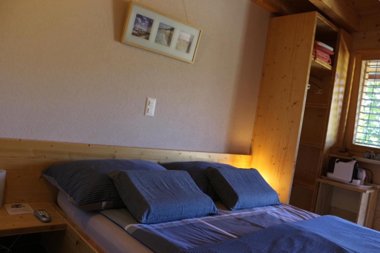 Bed and Breakfast Chalet Tzarbonire Chalais Экстерьер фото